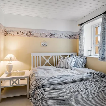 Asta - 200m From The Sea By Interhome *
